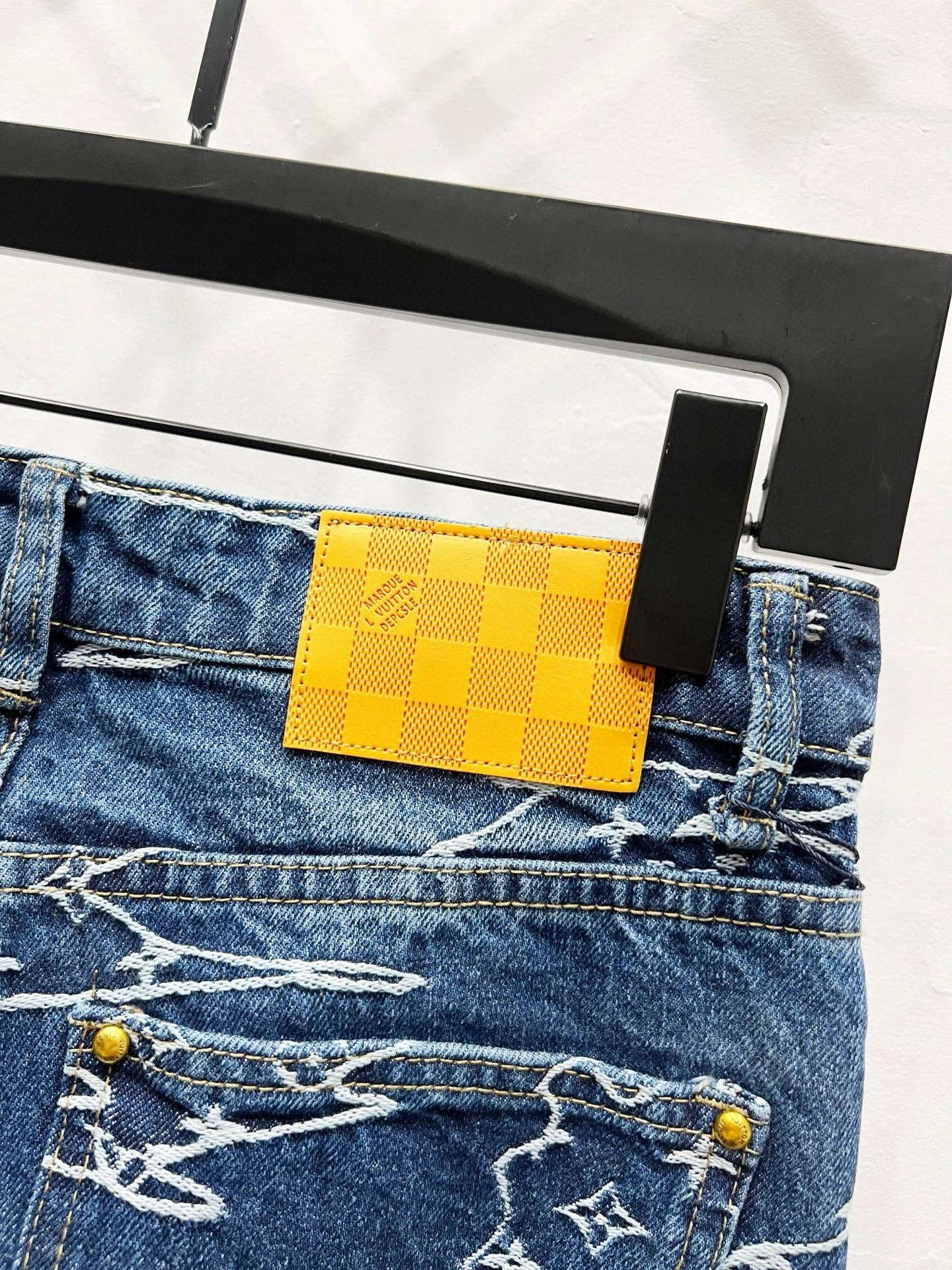wg.luxury- 8V item:E-F000I0114